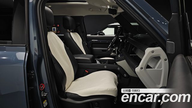 Land Rover Defender (L663) 110 D300 HSE 2022 — фото 11