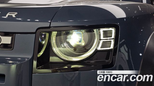 Land Rover Defender (L663) 110 D300 HSE 2022 — фото 22