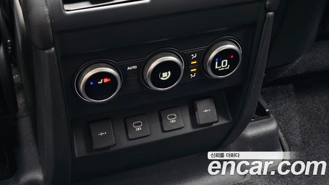 Land Rover Defender (L663) 110 D300 HSE 2022 — фото 32