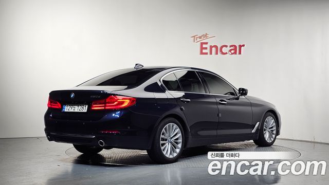 BMW 5 Series (G30) 520d Luxury Special Edition 2018 — фото 2