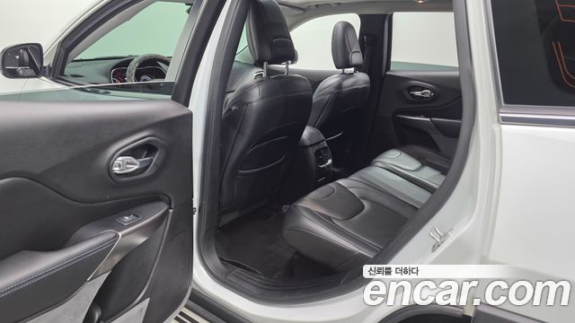 Jeep Cherokee (KL) 2.4 Longitude High AWD 2019 — фото 11