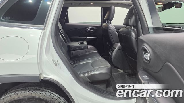 Jeep Cherokee (KL) 2.4 Longitude High AWD 2019 — фото 12