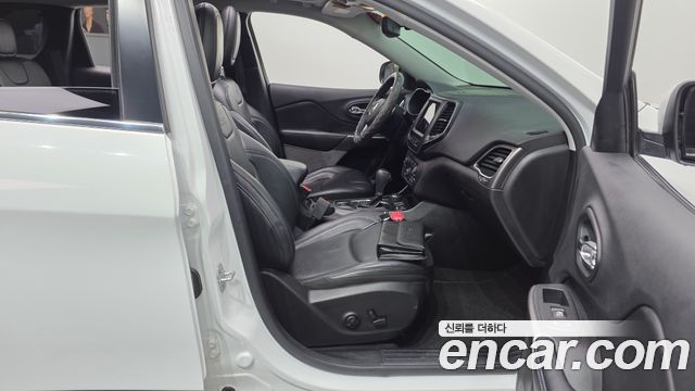 Jeep Cherokee (KL) 2.4 Longitude High AWD 2019 — фото 26