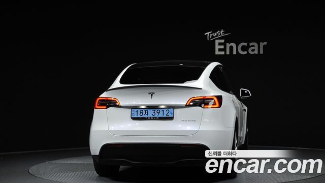 Tesla Model Y Long Range AWD 2021 — фото 4