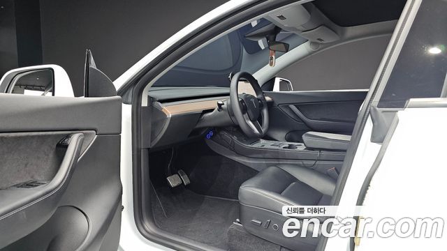 Tesla Model Y Long Range AWD 2021 — фото 10