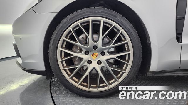Porsche Panamera (971) 3.0 AWD 2018 — фото 5