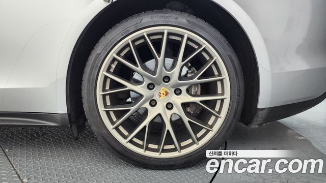 Porsche Panamera (971) 3.0 AWD 2018 — фото 21