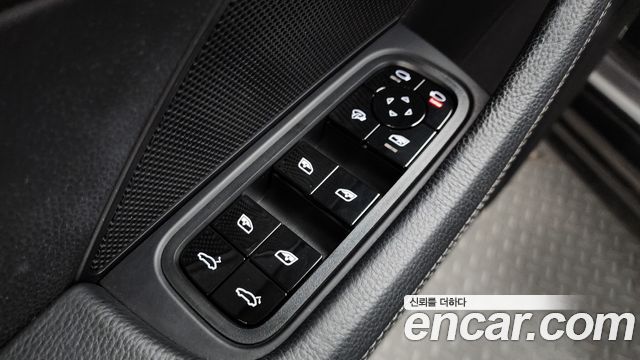 Porsche Panamera (971) 3.0 AWD 2018 — фото 30