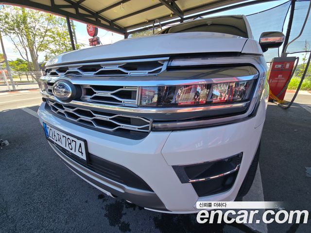 Ford Expedition Platinum 4WD 7Seater 2022 — фото 3
