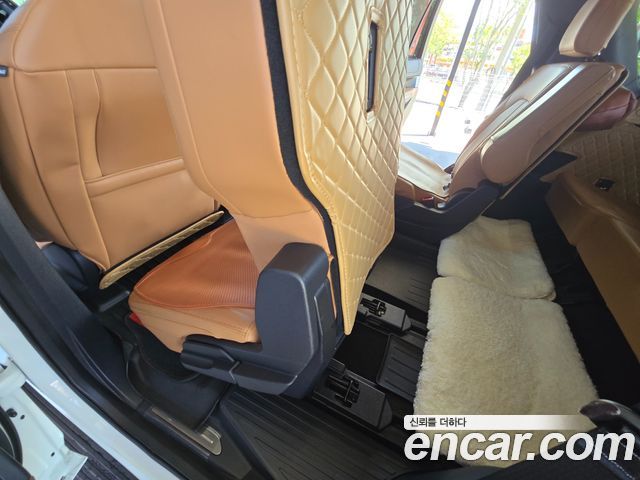 Ford Expedition Platinum 4WD 7Seater 2022 — фото 19