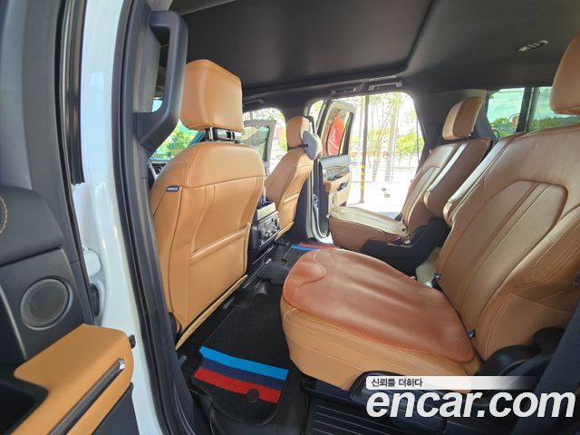 Ford Expedition Platinum 4WD 7Seater 2022 — фото 20