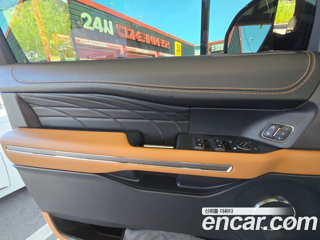 Ford Expedition Platinum 4WD 7Seater 2022 — фото 22