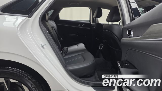 Kia K5 (III) 2.0 Noblesse 2025 — фото 11