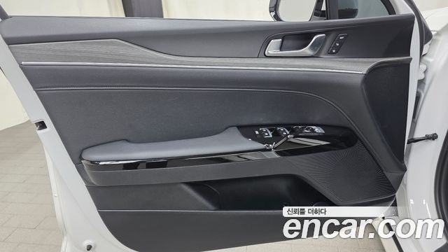 Kia K5 (III) 2.0 Noblesse 2025 — фото 24