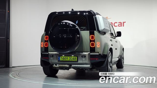 Land Rover Defender (L663) 110 D300 X-Dynamic HSE 2025 — фото 4