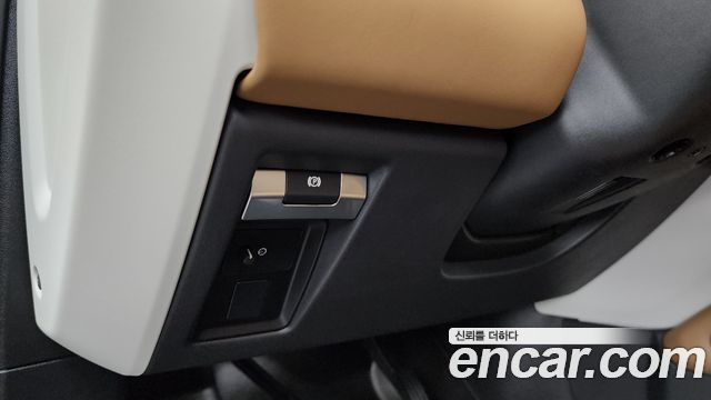 Land Rover Defender (L663) 110 D300 X-Dynamic HSE 2025 — фото 20