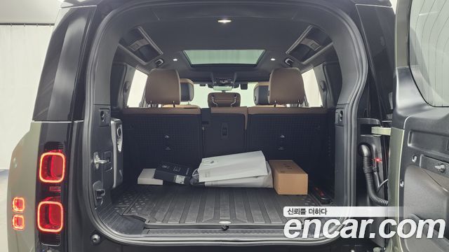 Land Rover Defender (L663) 110 D300 X-Dynamic HSE 2025 — фото 24