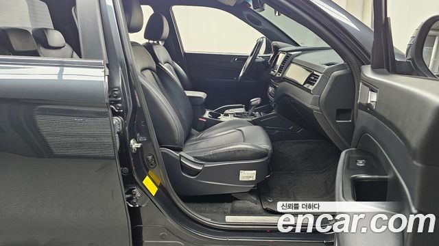 KG Mobility (SsangYong) Rexton Sports Khan Diesel 2.2 2WD Prestige 2022 — фото 11