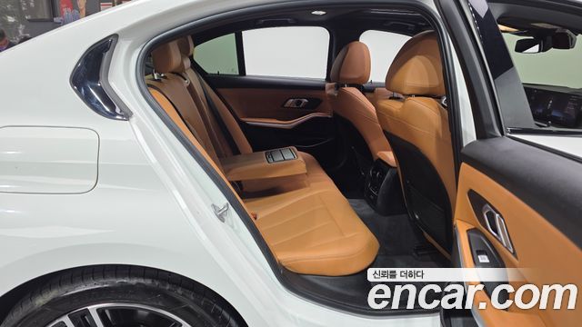 BMW 3 Series (G20) 320i M Sport 2023 — фото 12