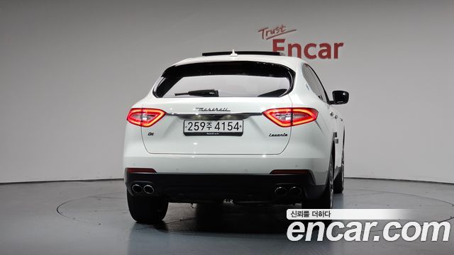 Maserati Levante 3.0 AWD 2020 — фото 4