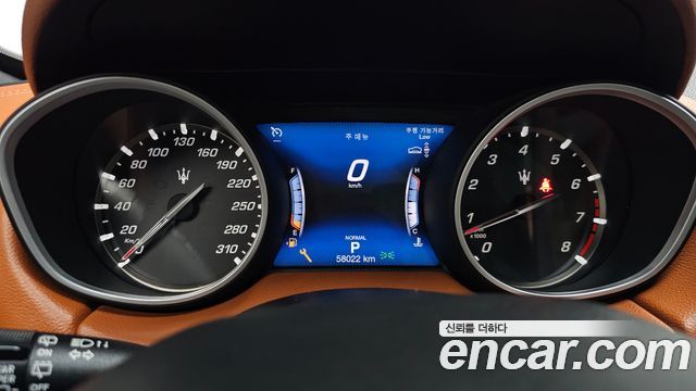 Maserati Levante 3.0 AWD 2020 — фото 8