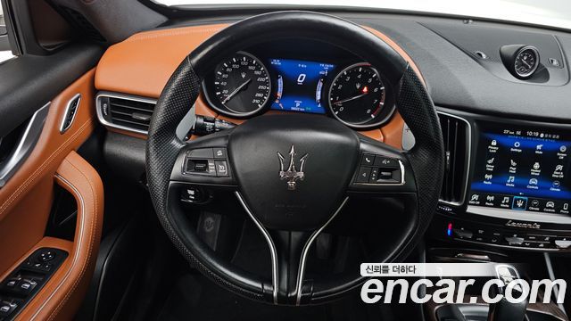 Maserati Levante 3.0 AWD 2020 — фото 13