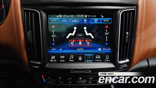 Maserati Levante 3.0 AWD 2020 — фото 17