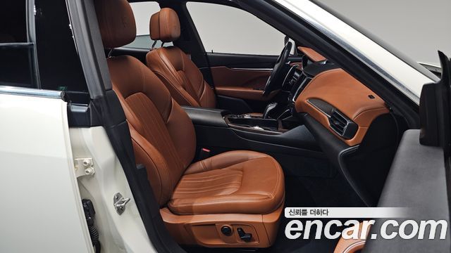 Maserati Levante 3.0 AWD 2020 — фото 26