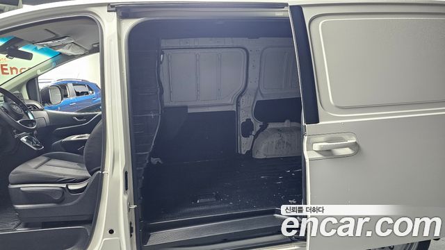 Hyundai Staria Cargo 3-Seater Smart 2023 — фото 12