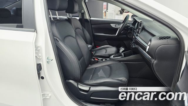 Kia K3 (II) 1.6 Trendy 2023 — фото 26