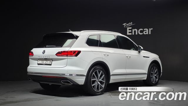 Volkswagen Touareg (III) 3.0 TDI Prestige 2020 — фото 2