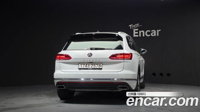 Volkswagen Touareg (III) 3.0 TDI Prestige 2020 — фото 4