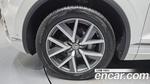 Volkswagen Touareg (III) 3.0 TDI Prestige 2020 — фото 5