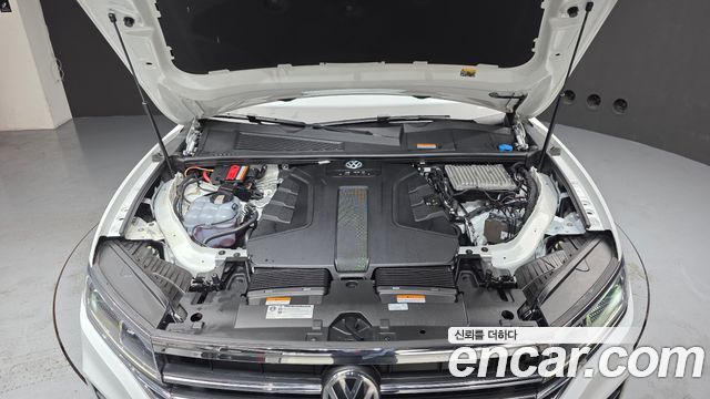Volkswagen Touareg (III) 3.0 TDI Prestige 2020 — фото 6