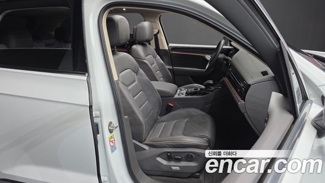 Volkswagen Touareg (III) 3.0 TDI Prestige 2020 — фото 12