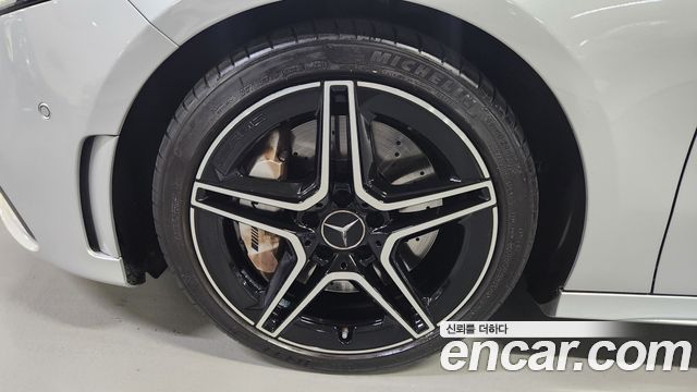 Mercedes-Benz A-Class (W177) AMG A35 4MATIC Sedan 2021 — фото 5