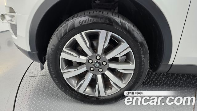 Land Rover Discovery Sport 2.0 TD4 HSE Luxury 2017 — фото 5