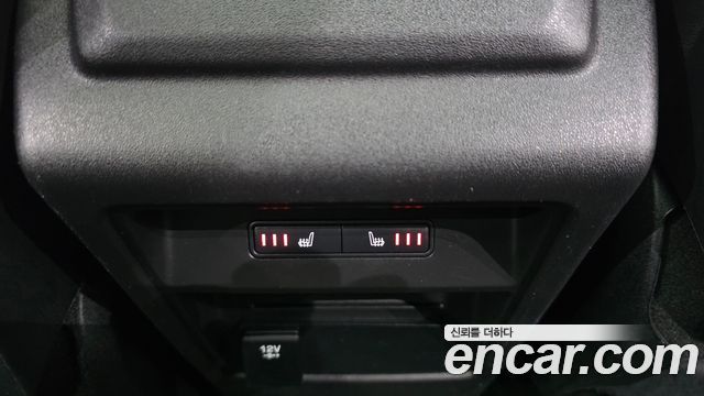 Land Rover Discovery Sport 2.0 TD4 HSE Luxury 2017 — фото 17