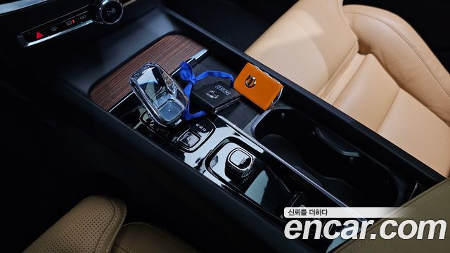 Volvo V60 Cross Country (II) B5 Ultra AWD 2025 — фото 9