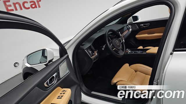Volvo V60 Cross Country (II) B5 Ultra AWD 2025 — фото 10