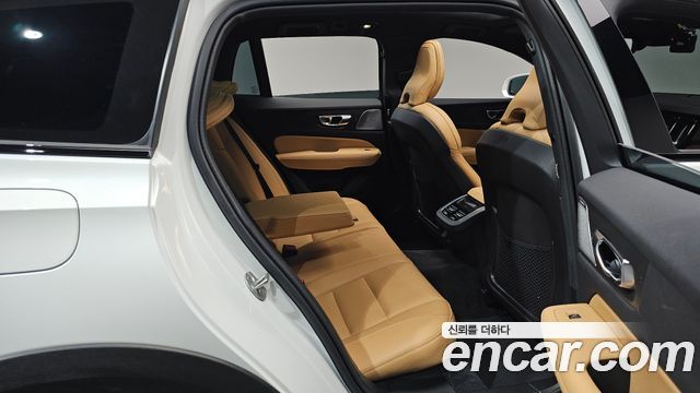 Volvo V60 Cross Country (II) B5 Ultra AWD 2025 — фото 11