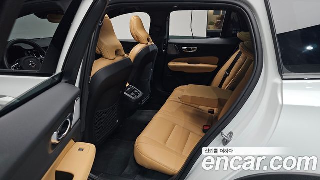 Volvo V60 Cross Country (II) B5 Ultra AWD 2025 — фото 12