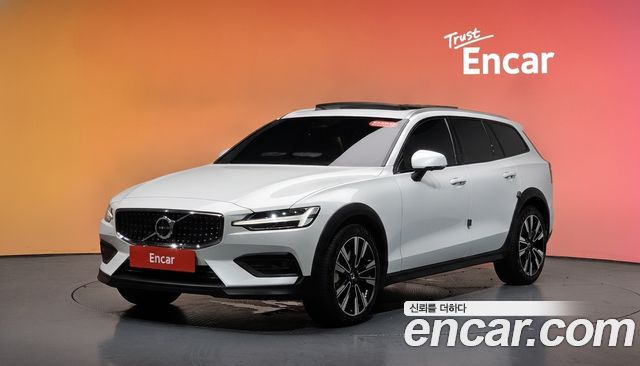 Volvo V60 Cross Country (II) B5 Ultra AWD