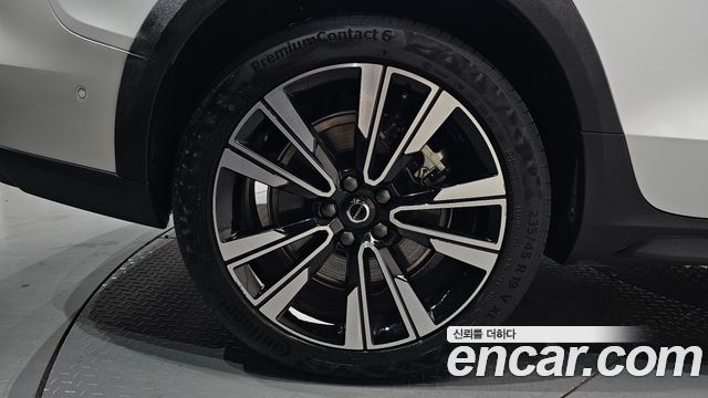 Volvo V60 Cross Country (II) B5 Ultra AWD 2025 — фото 21