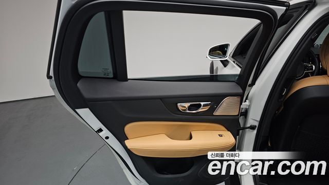 Volvo V60 Cross Country (II) B5 Ultra AWD 2025 — фото 25