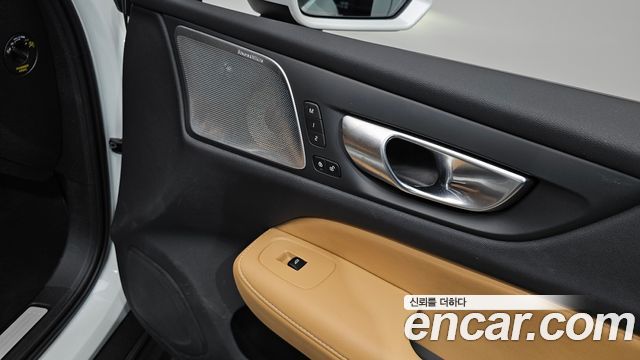 Volvo V60 Cross Country (II) B5 Ultra AWD 2025 — фото 36