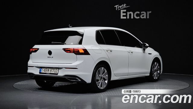 Volkswagen Golf (VIII) 2.0 TDI Premium 2022 — фото 2