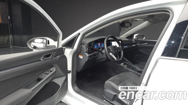 Volkswagen Golf (VIII) 2.0 TDI Premium 2022 — фото 10