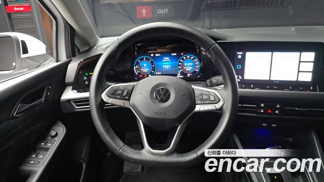 Volkswagen Golf (VIII) 2.0 TDI Premium 2022 — фото 13