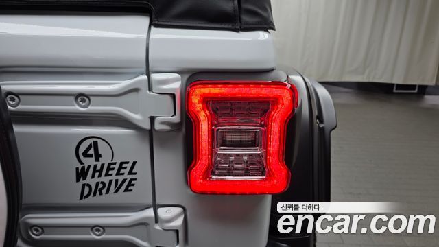 Jeep Wrangler (JL) 2.0 Sport 4Door Willys Edition 2020 — фото 23